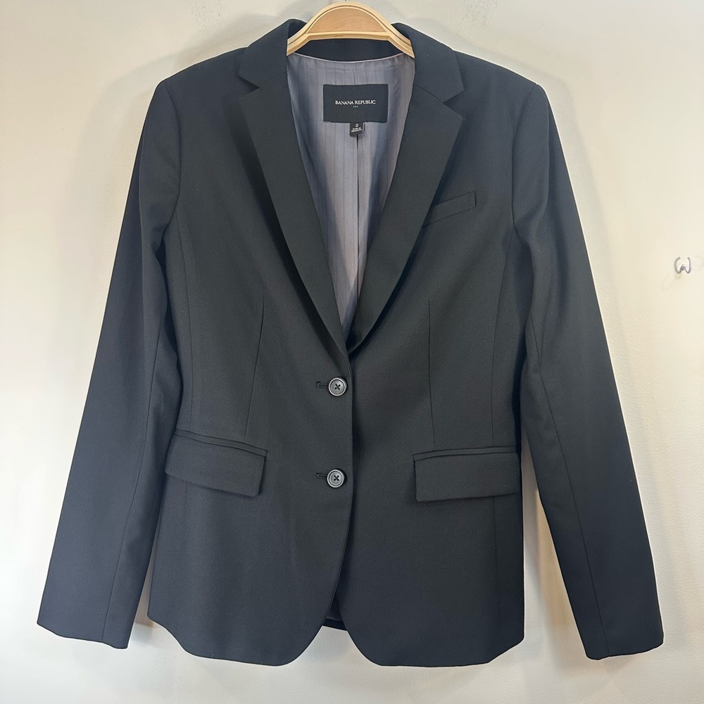 EUC Banana Republic Factory Sz 2 Small Black Blazer 2 Button Poly Rayon Womens - Picture 1 of 14